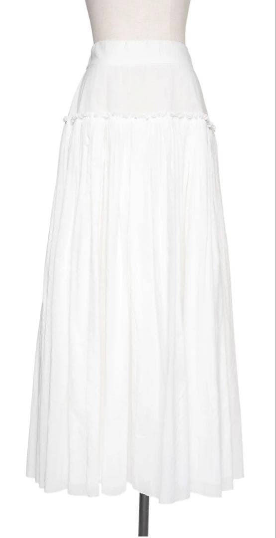 chieko+ soft volume skirt​ 36 ホワイト　スカート