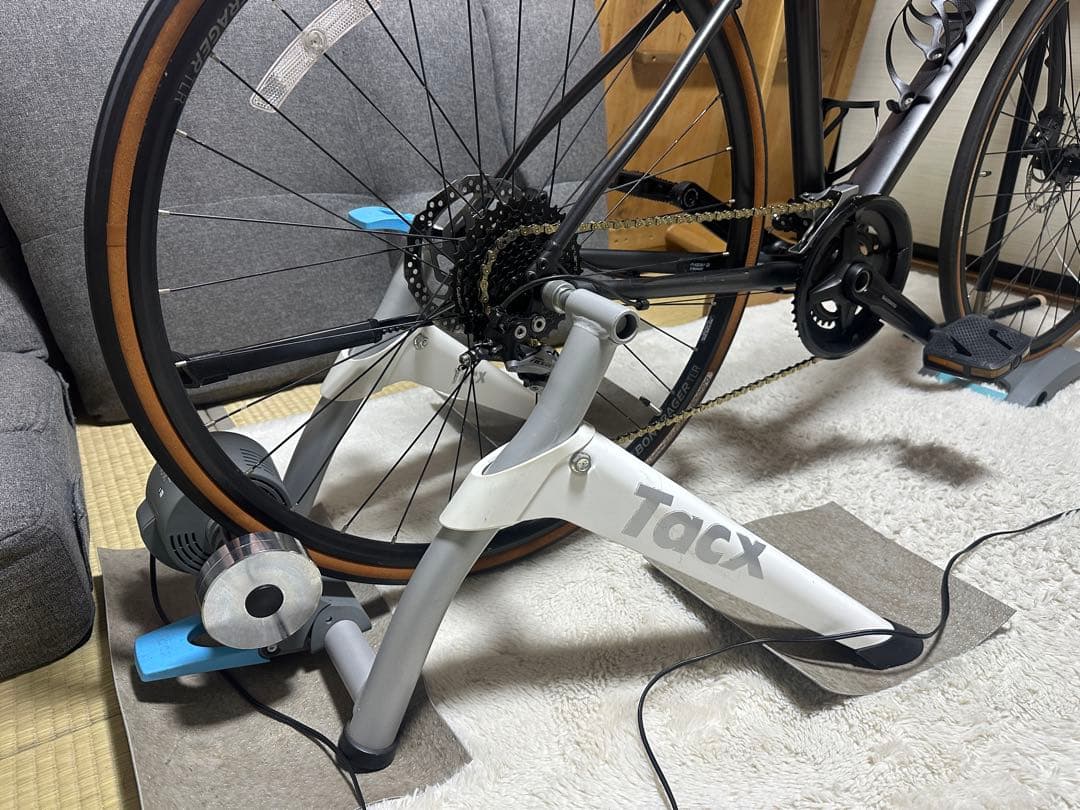 Tacx Flow スマートトレーナー